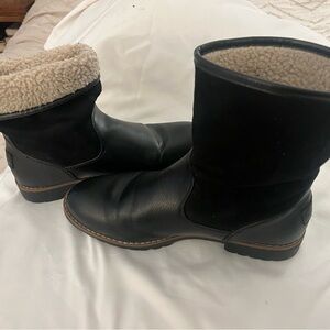 This is a pair of Nautica Bosun 2 boots